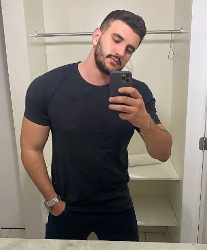 <em>Javier G.</em>